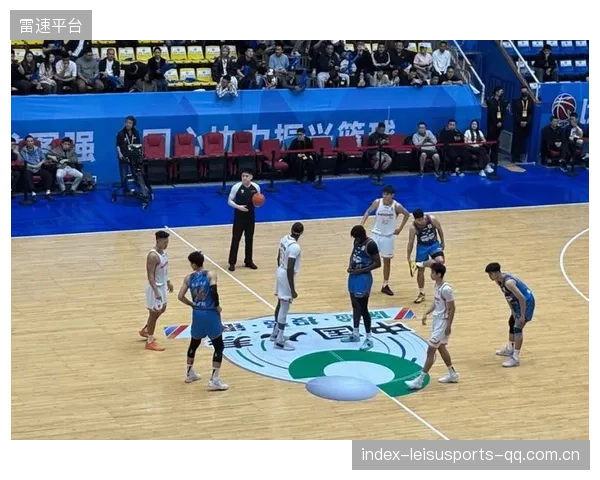 CBA辽宁全队移动到位,形成持续攻势